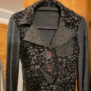 SOLD Gray w/black print wool sweater